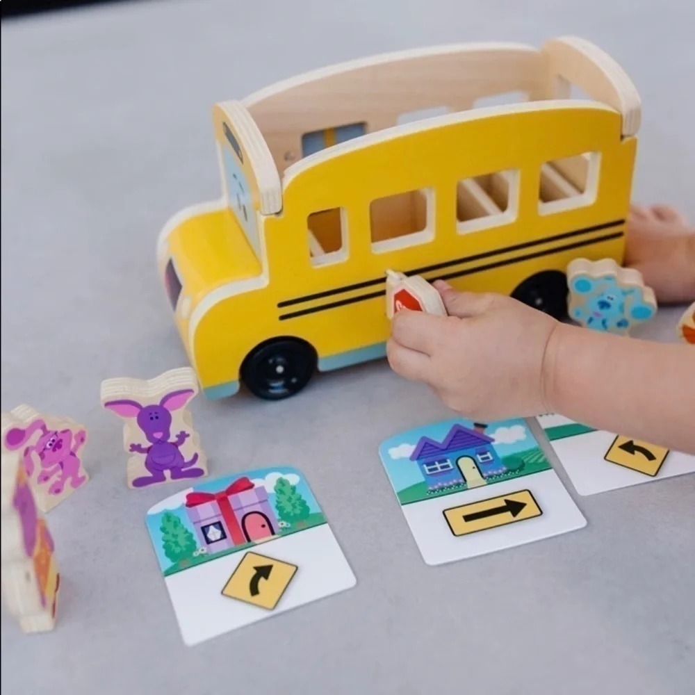 NIB-MELISSA & DOUG-BLUES CLUES & YOU-WOODEN PULL BACK SCHOOL BUS